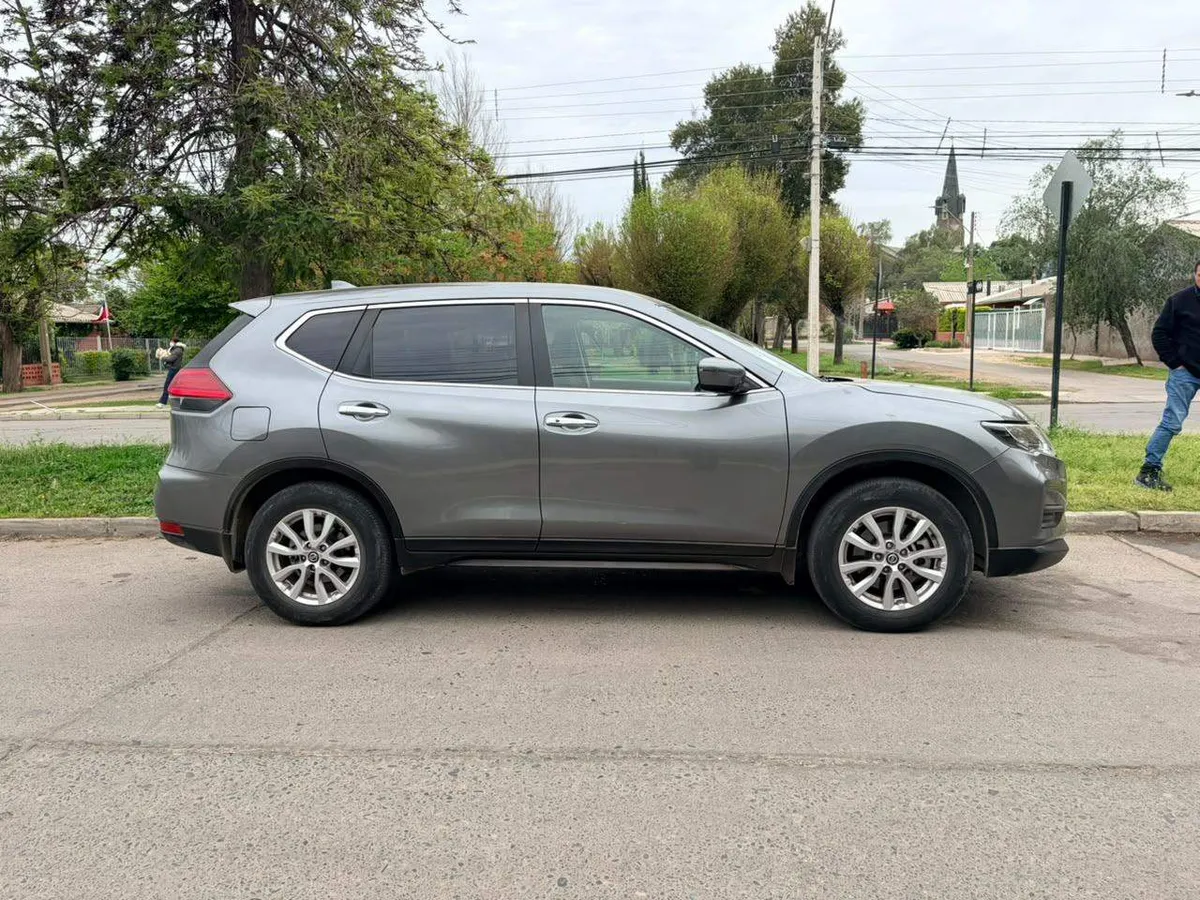 Nissan X-Trail 2.5 Sense 4x2 3row Cvt At 5p año 2021