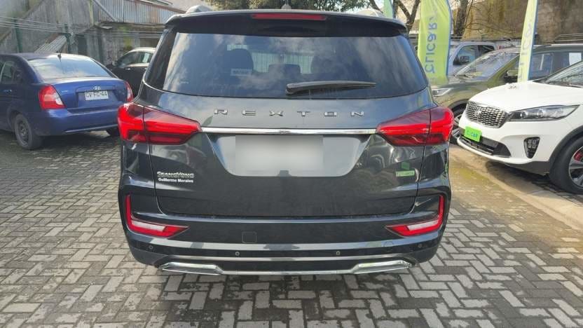 Ssangyong Rexton 2.2t Glx Diesel 4x2 6ab Nueva Radio 8at 5p año 2025