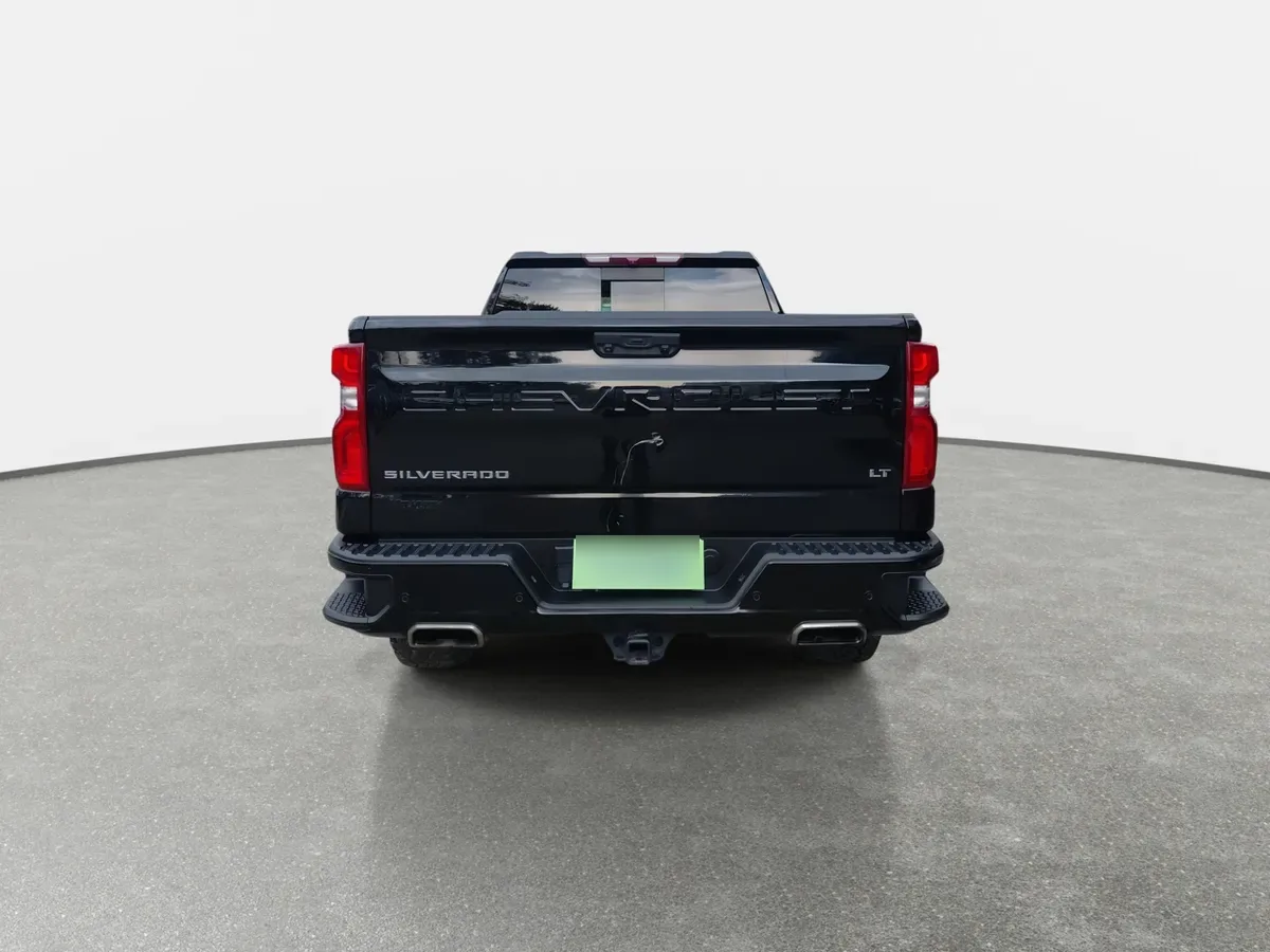 Chevrolet Silverado 5.3 Lt Trail Boss Z71 4x4 At 4p año 2023