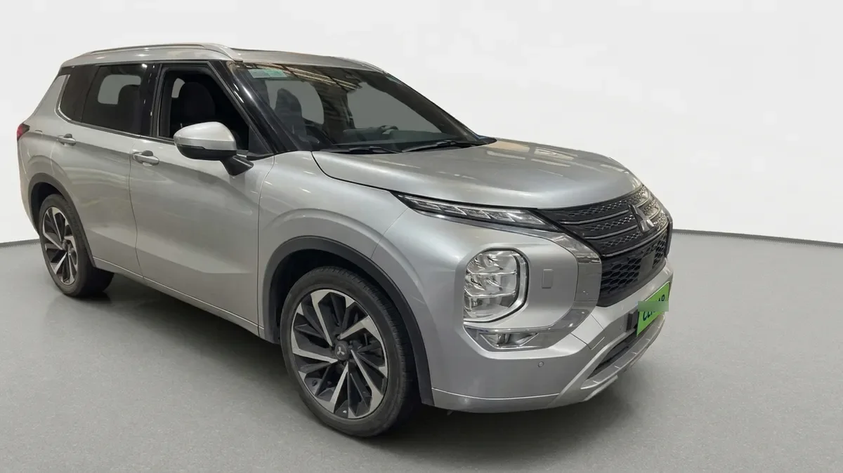 Mitsubishi Outlander 2.5 Gls Limited P 4x4 At 5p año 2025