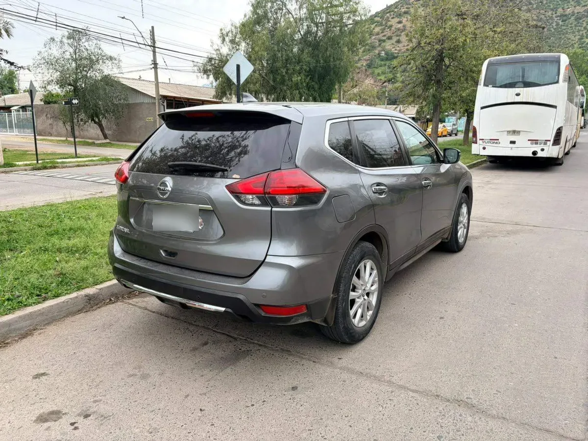 Nissan X-Trail 2.5 Sense 4x2 3row Cvt At 5p año 2021