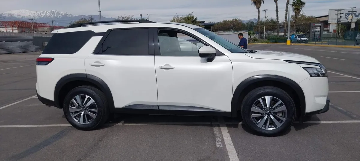 Nissan Pathfinder 3.5 Sense 2wd Cvt At 5p año 2024