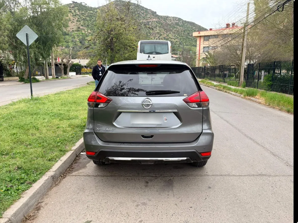 Nissan X-Trail 2.5 Sense 4x2 3row Cvt At 5p año 2021