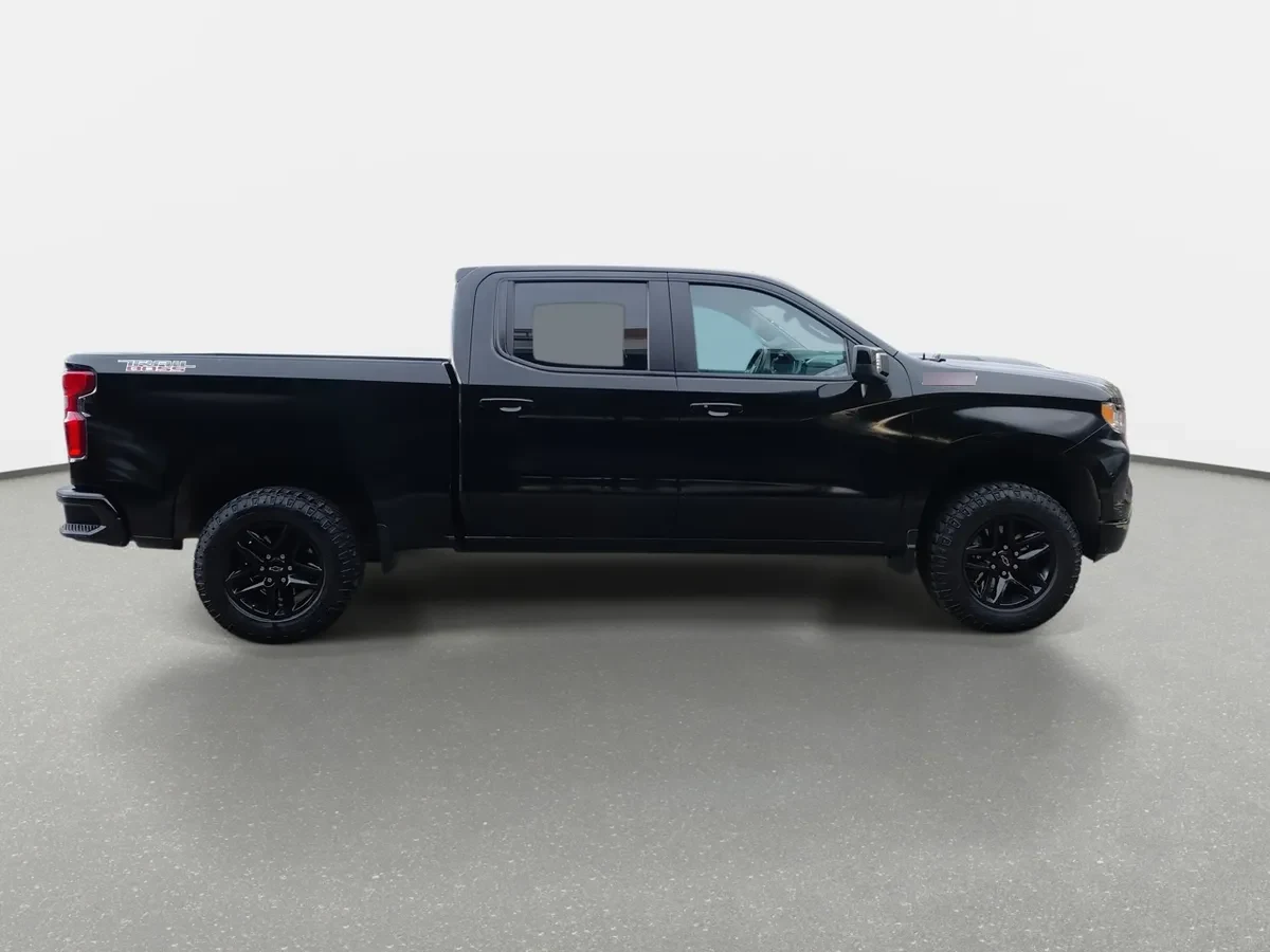 Chevrolet Silverado 5.3 Lt Trail Boss Z71 4x4 At 4p año 2023
