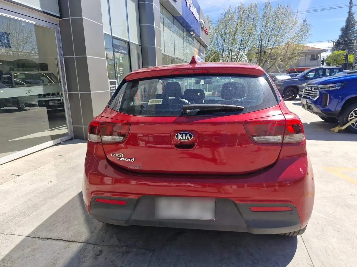 Kia Rio 5 1.6 Ex Sport 4x2 6mt 5p año 2020