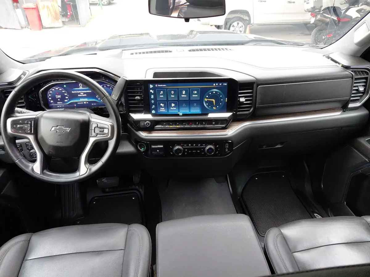 Chevrolet Silverado 5.3 Lt Trail Boss Z71 4x4 At 4p año 2023