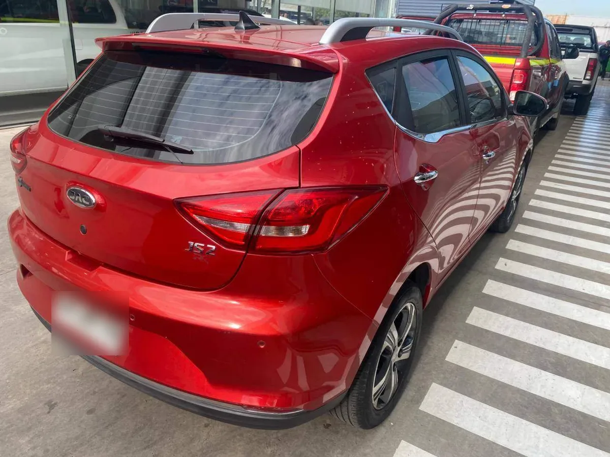 JAC Js2 1.5 Luxury 4x2 Mt 5p año 2023