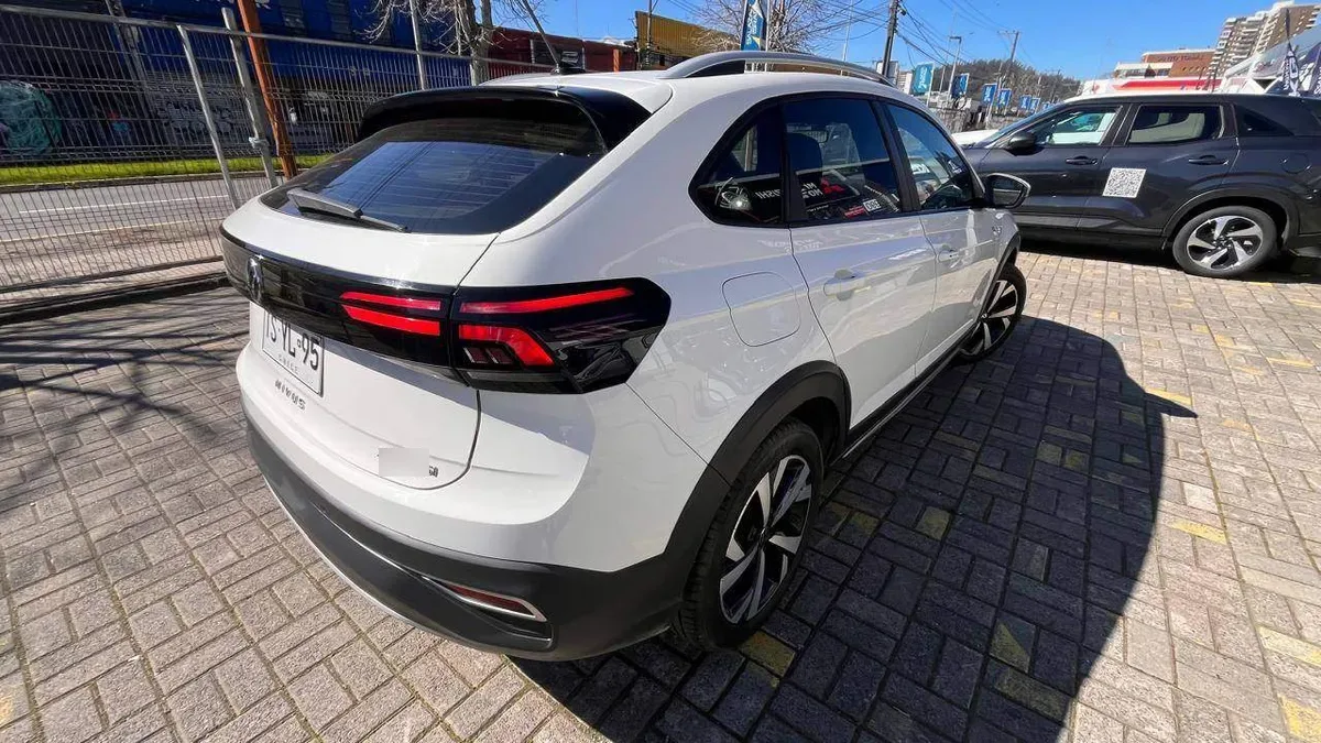 Volkswagen Nivus 1.0 Tsi Highline 4x2 At 5p año 2025