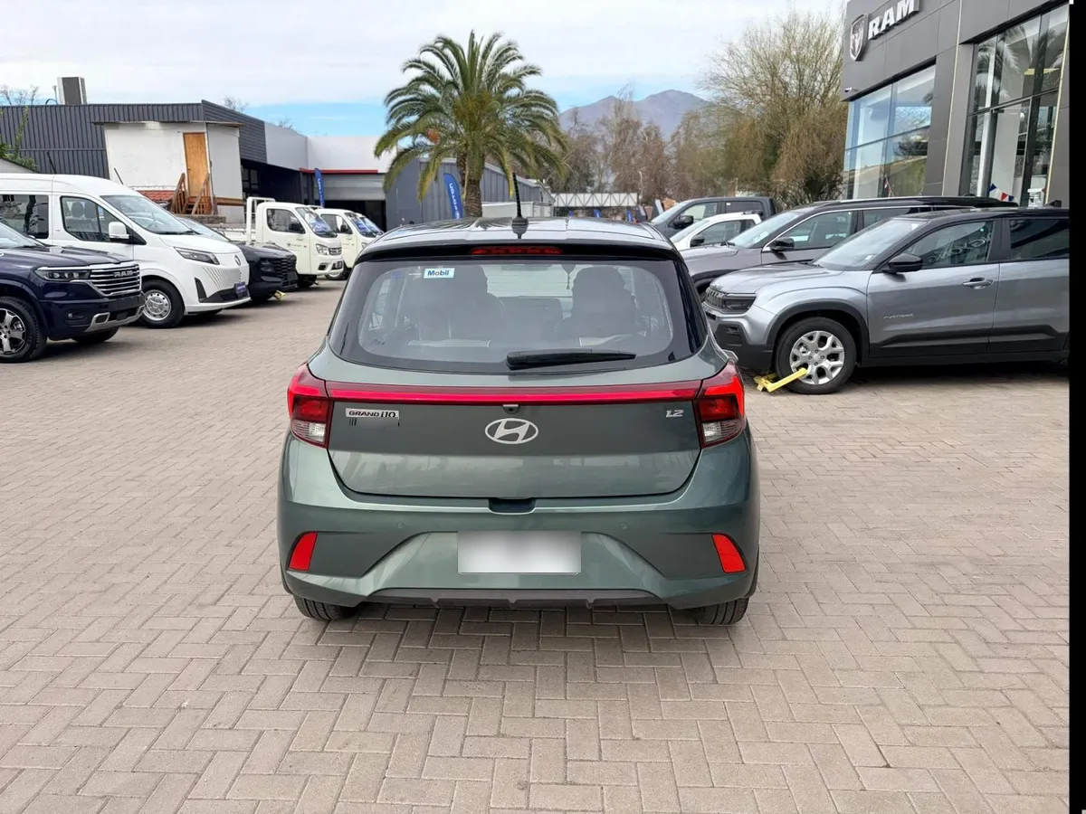 Hyundai Grand I10 1.2 Plus 4x2 Hb Mt 5p año 2025