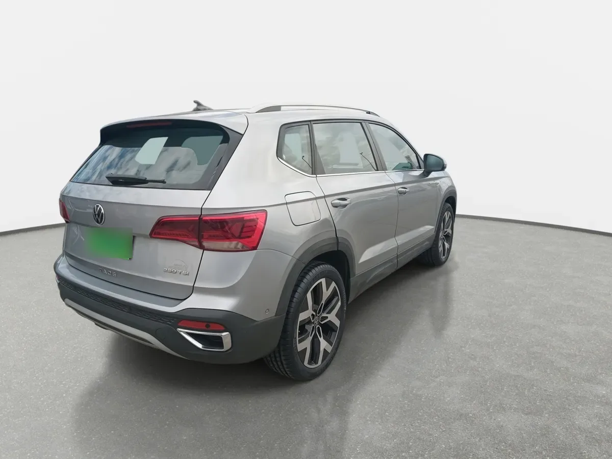 Volkswagen Taos 1.4 Tsi Highline 4x2 At 5p año 2025