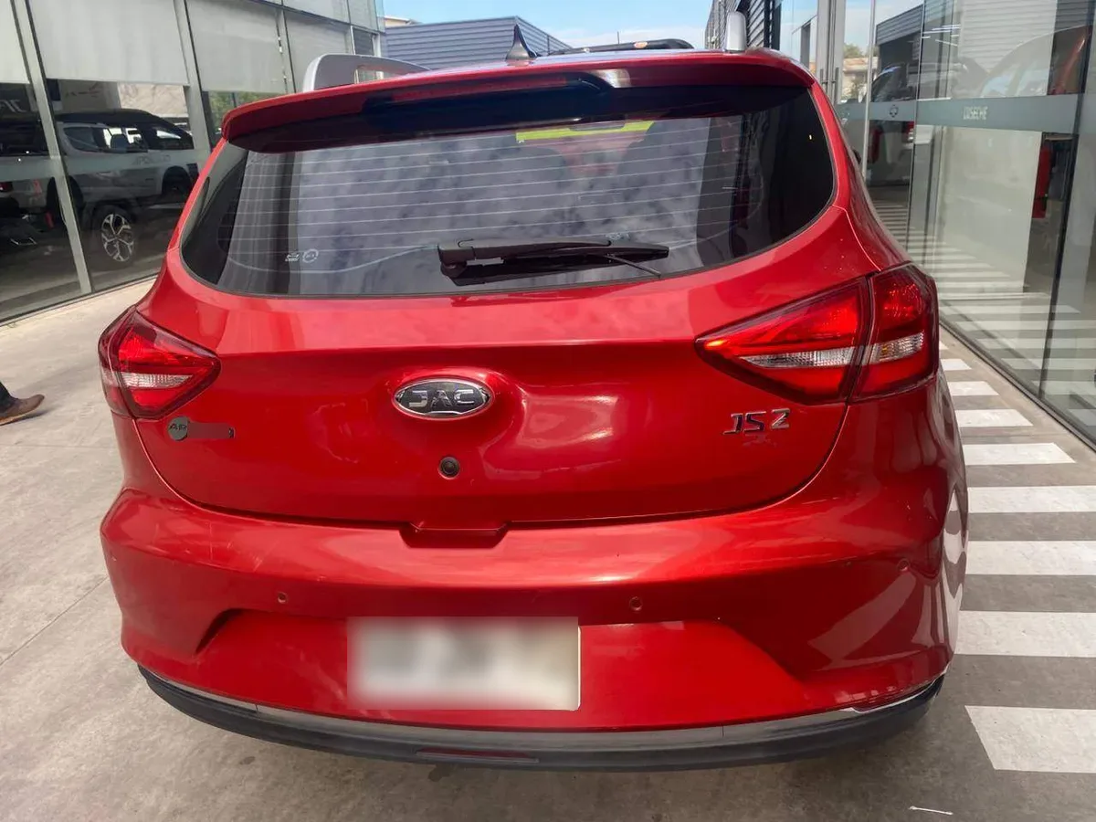 JAC Js2 1.5 Luxury 4x2 Mt 5p año 2023