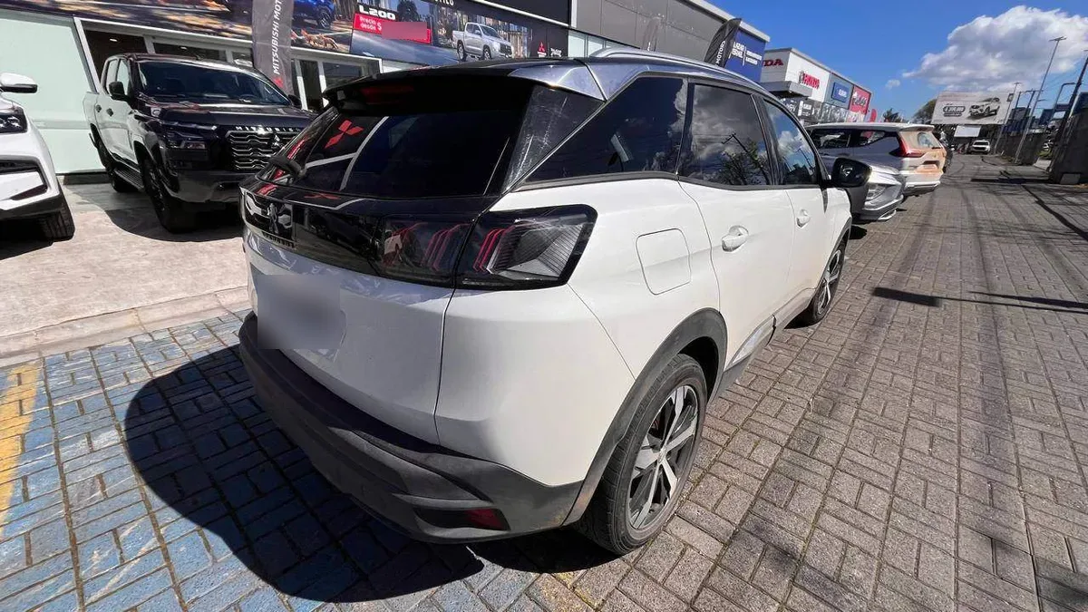 Peugeot 3008 1.5 Allure Pack Bluehdi 4x2 130 Eat8 5p año 2022