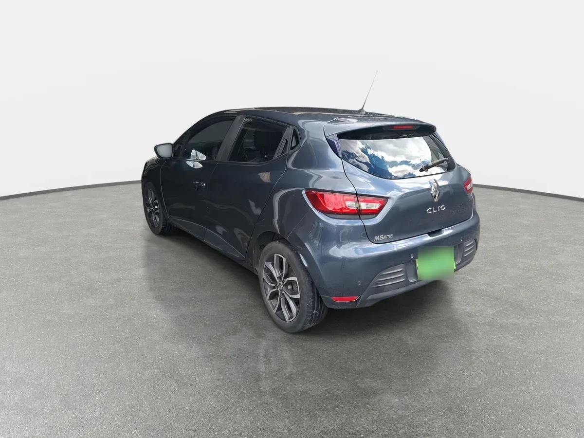 Renault Clio 1.2 Expression 4x2 Hb Mt 5p año 2020
