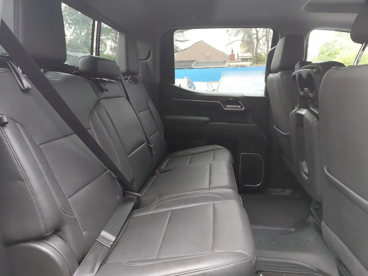 Chevrolet Silverado 5.3 Lt Trail Boss Z71 4x4 At 4p año 2023