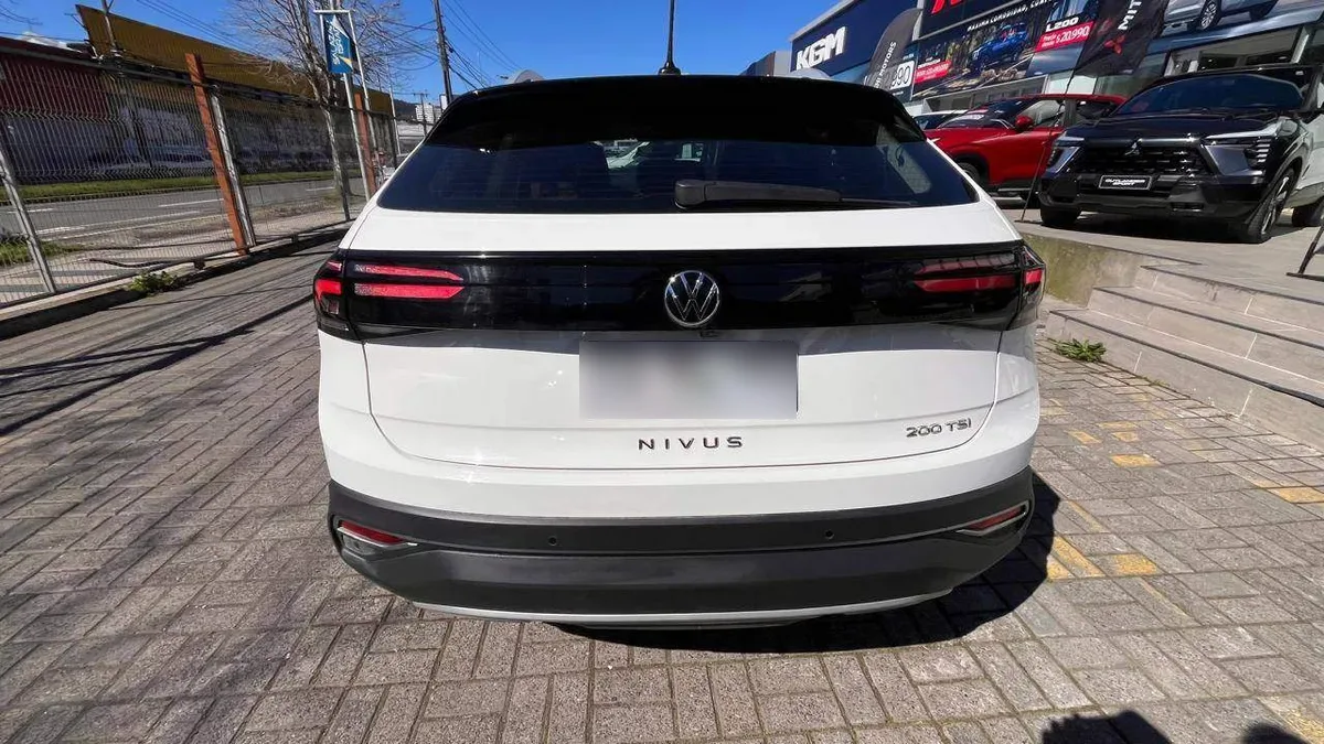 Volkswagen Nivus 1.0 Tsi Highline 4x2 At 5p año 2025