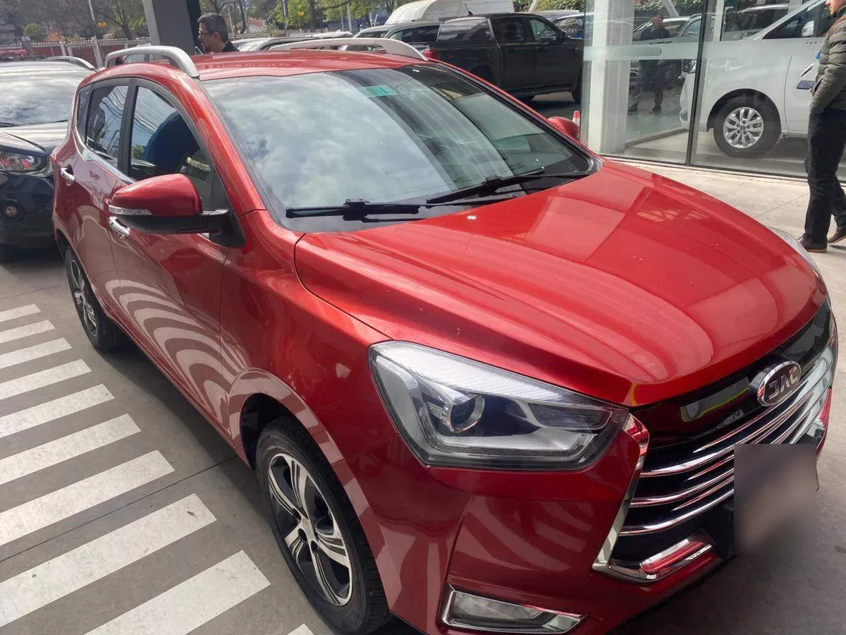 JAC Js2 1.5 Luxury 4x2 Mt 5p año 2023
