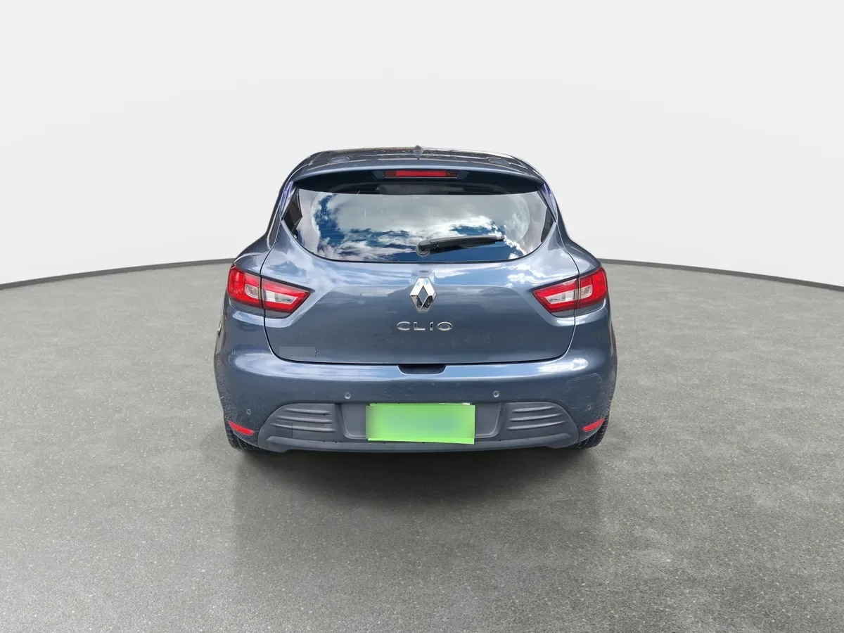 Renault Clio 1.2 Expression 4x2 Hb Mt 5p año 2020