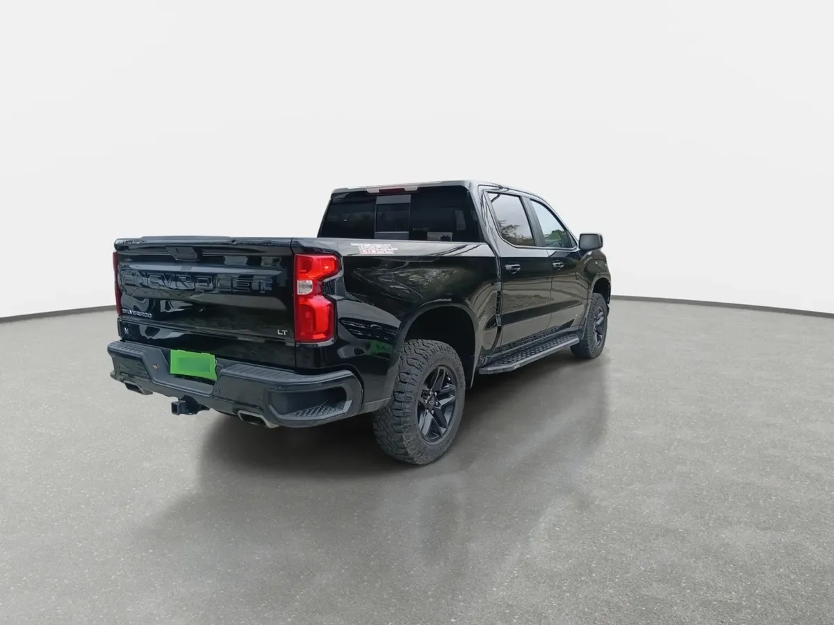 Chevrolet Silverado 5.3 Lt Trailboss Z71 4x4 At 4p año 2021