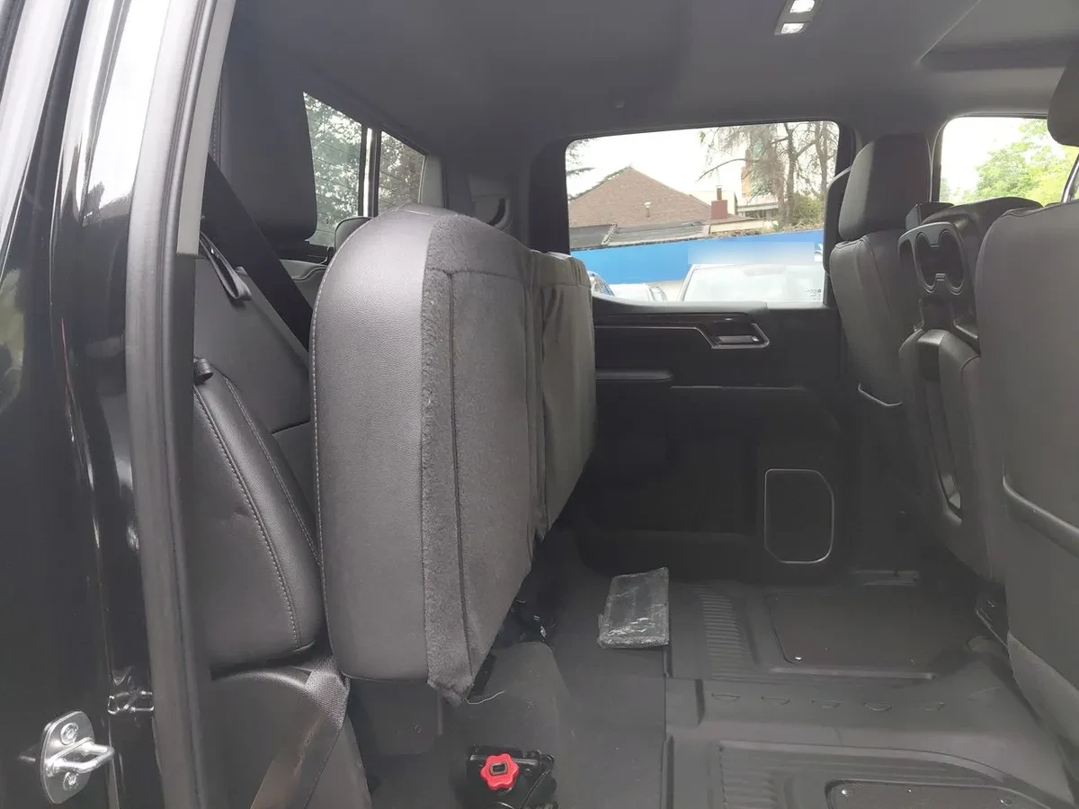 Chevrolet Silverado 5.3 Lt Trail Boss Z71 4x4 At 4p año 2023