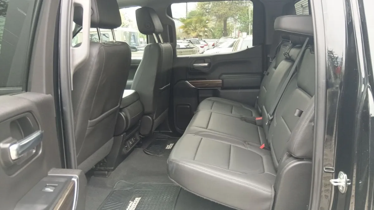 Chevrolet Silverado 5.3 Lt Trailboss Z71 4x4 At 4p año 2021