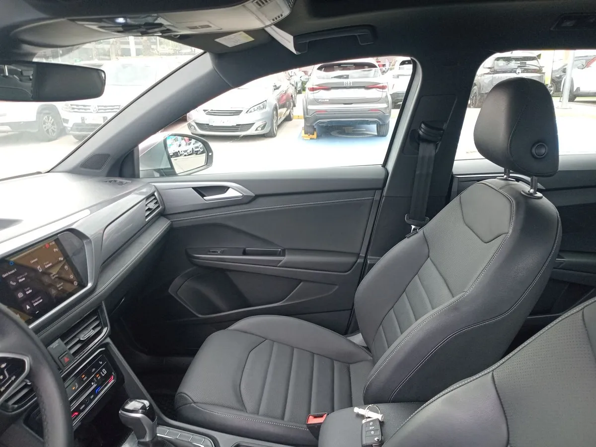 Volkswagen Taos 1.4 Tsi Highline 4x2 At 5p año 2025