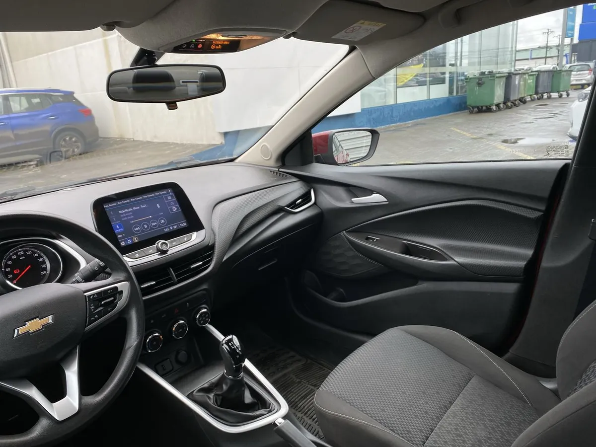 Chevrolet Onix 1.0t Ltz 4x2 Mt 5p año 2022