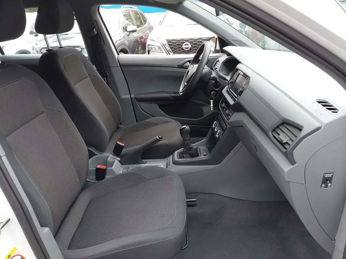 Volkswagen T-Cross 1.6 Msi Trendline 4x2 Mt5 5p año 2021