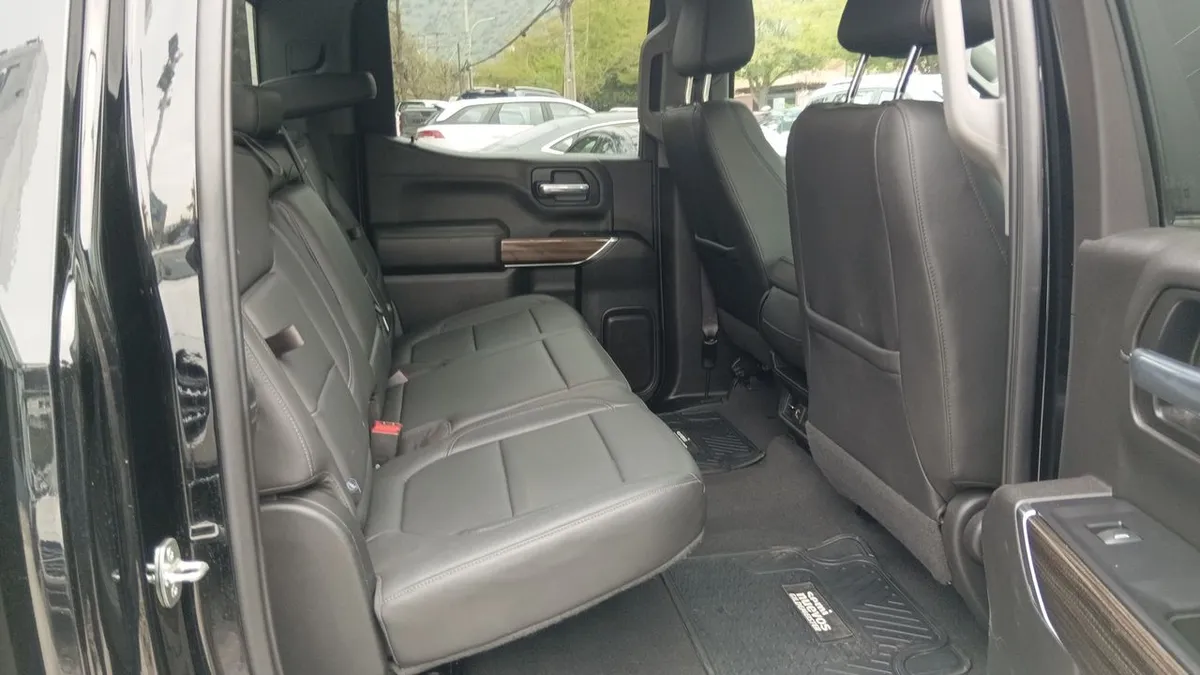 Chevrolet Silverado 5.3 Lt Trailboss Z71 4x4 At 4p año 2021