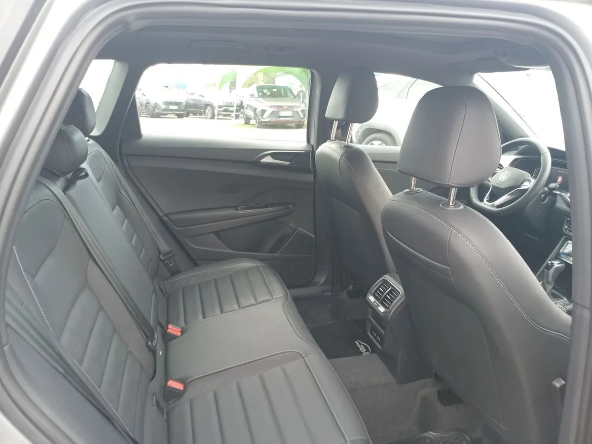 Volkswagen Taos 1.4 Tsi Highline 4x2 At 5p año 2025