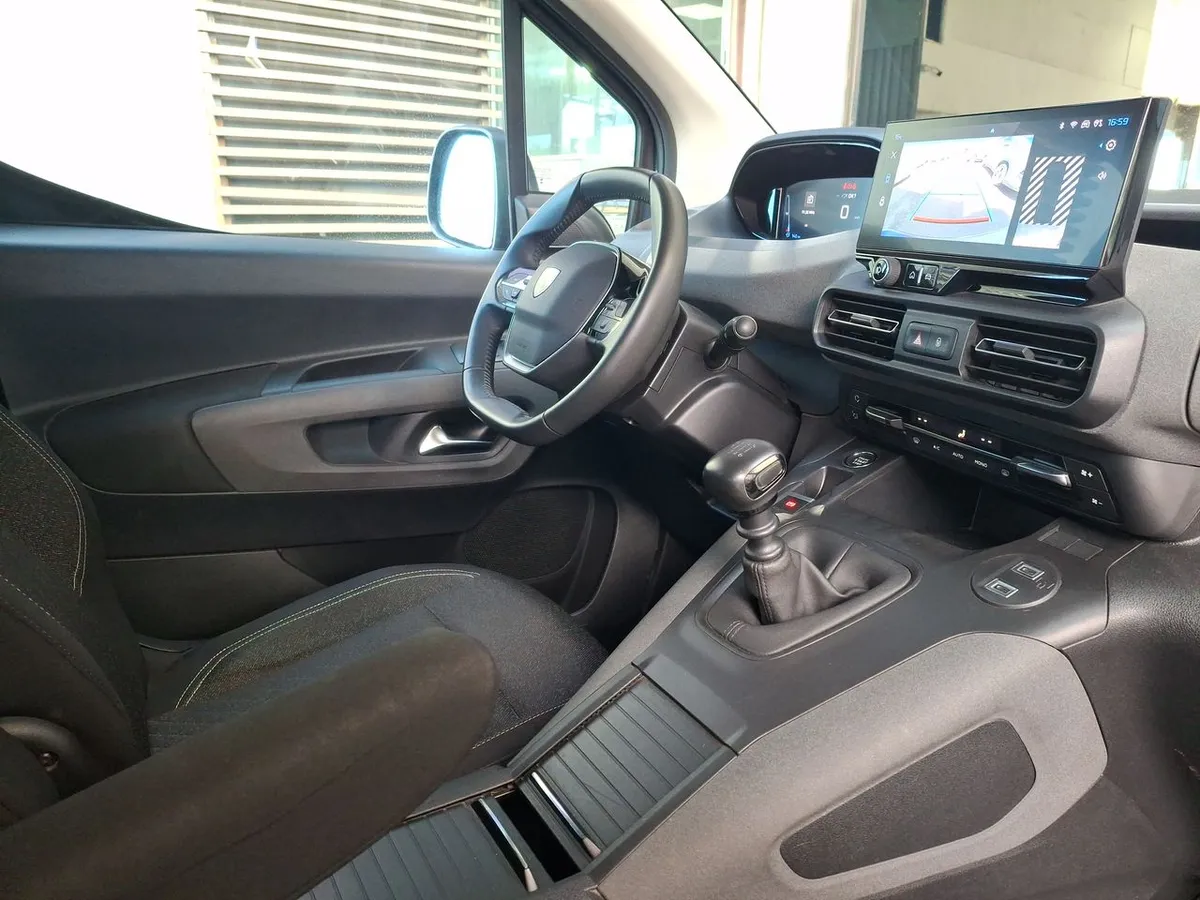 Peugeot Rifter 1.6 Allure Bluehdi Diesel 100hp 4x2 Mt6 5p año 2025