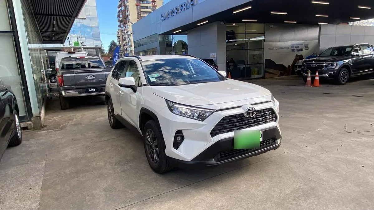 Toyota Rav 4 2.0 Xle 4x2 Cvt At 5p año 2022