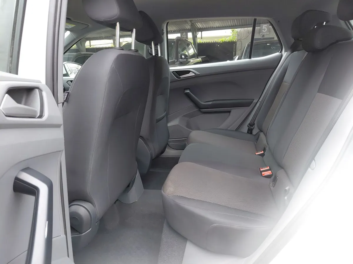 Volkswagen T-Cross 1.6 Msi Trendline 4x2 Mt5 5p año 2021