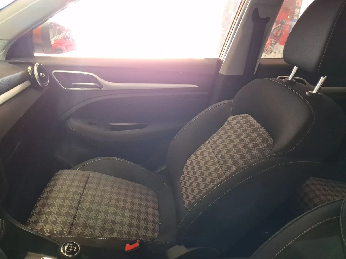 MG Mg Zs 1.5 Std 4x2 Mt 5p año 2023
