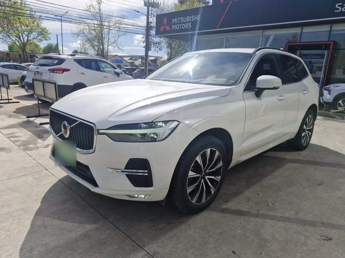 Volvo Xc60 2.0 B5 Plus Hybrid Awd At 5p año 2024