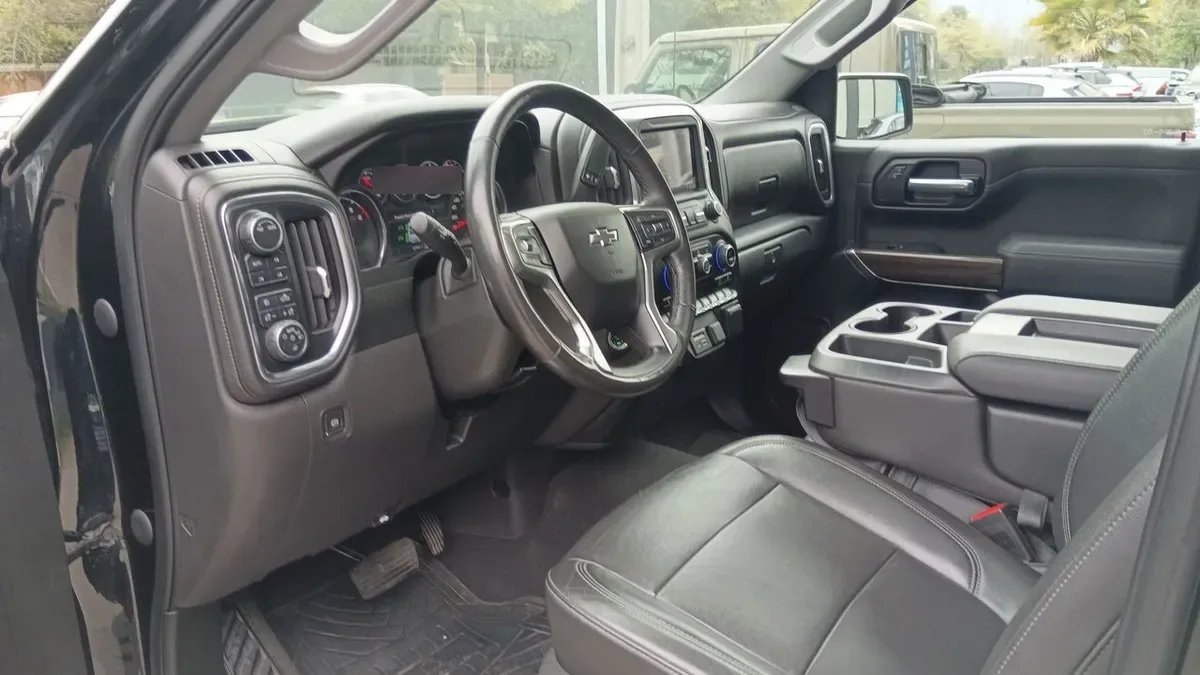 Chevrolet Silverado 5.3 Lt Trailboss Z71 4x4 At 4p año 2021