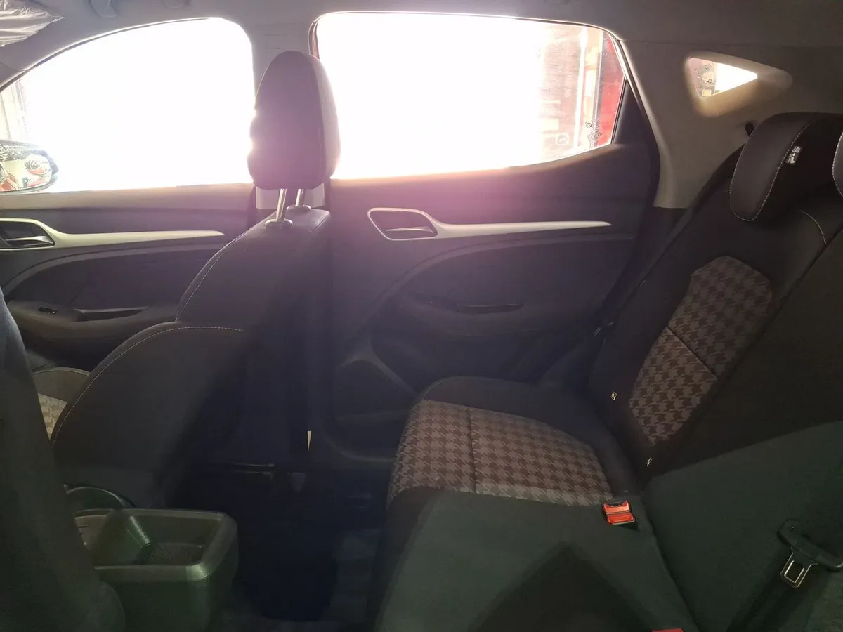 MG Mg Zs 1.5 Std 4x2 Mt 5p año 2023