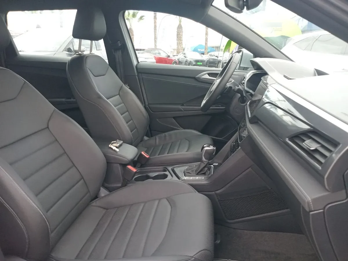 Volkswagen Taos 1.4 Tsi Highline 4x2 At 5p año 2025