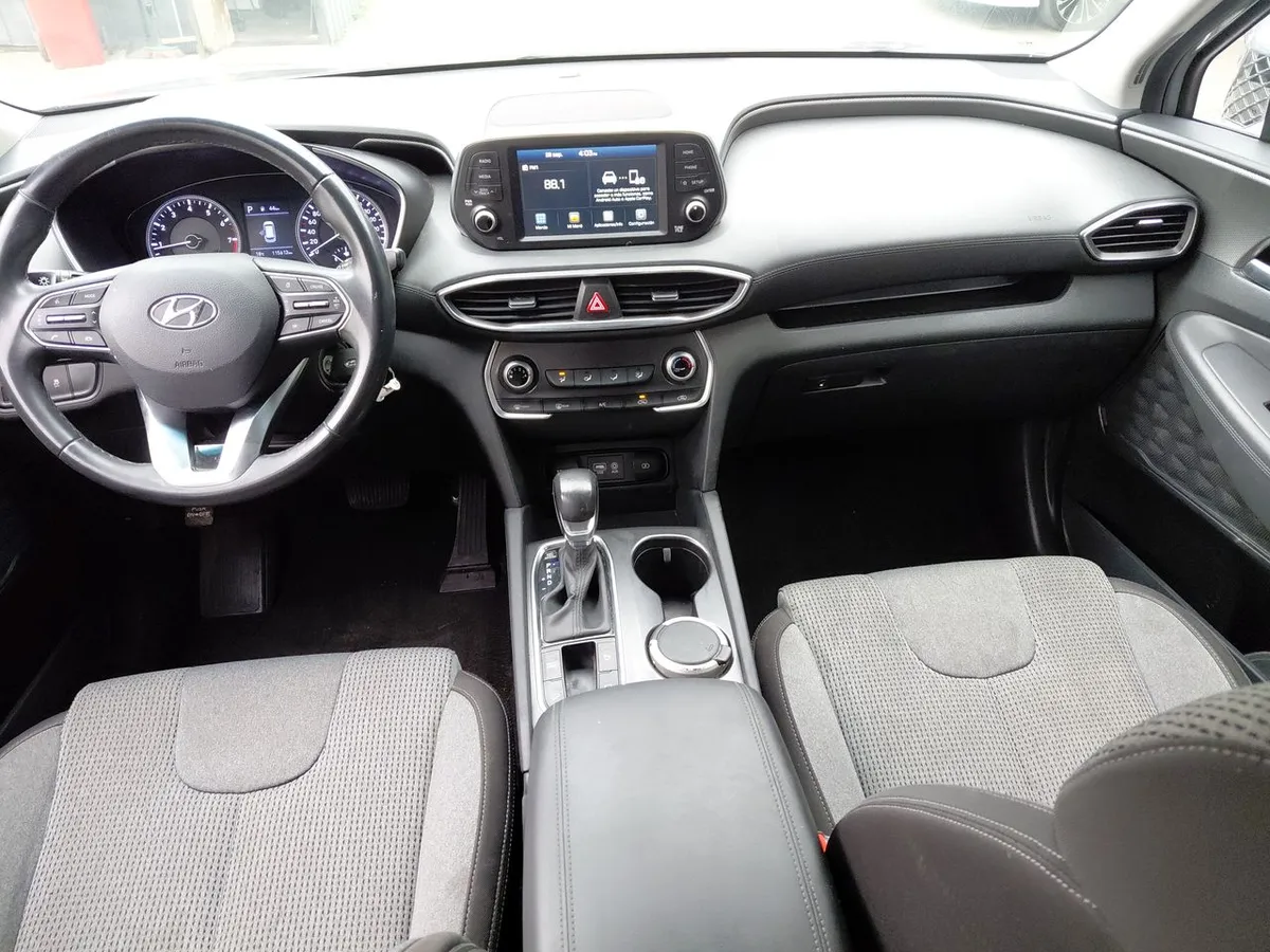 Hyundai Santa Fe 2.4 Plus 4x2 At 5p año 2020