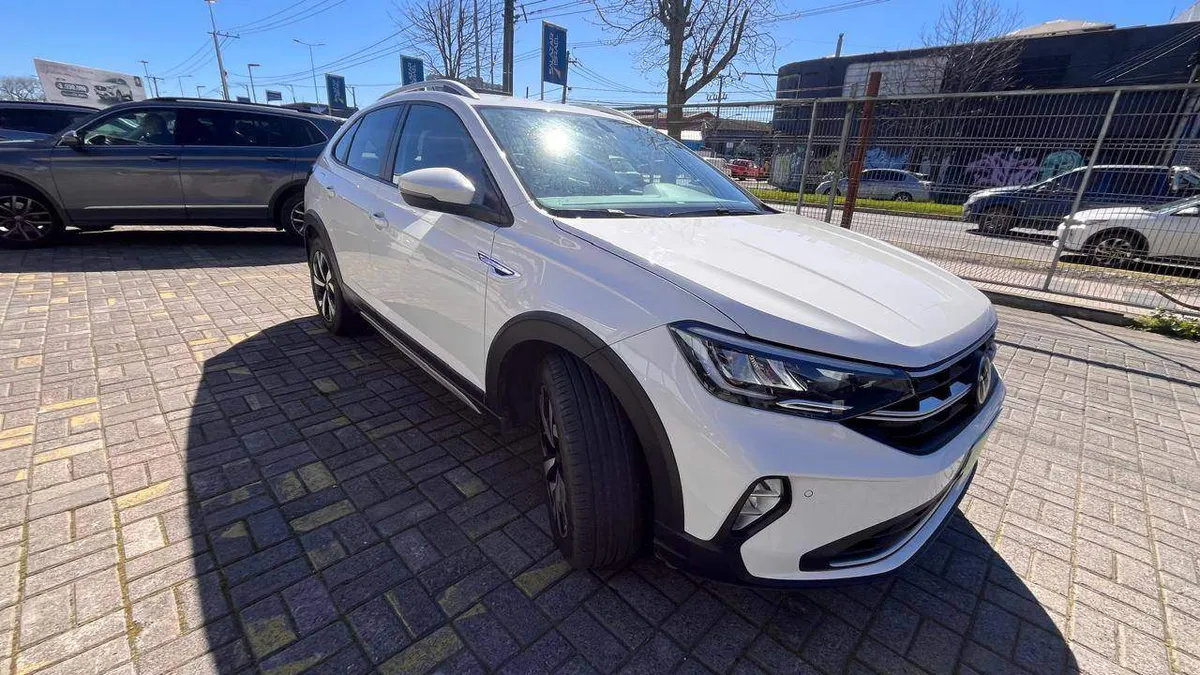 Volkswagen Nivus 1.0 Tsi Highline 4x2 At 5p año 2025