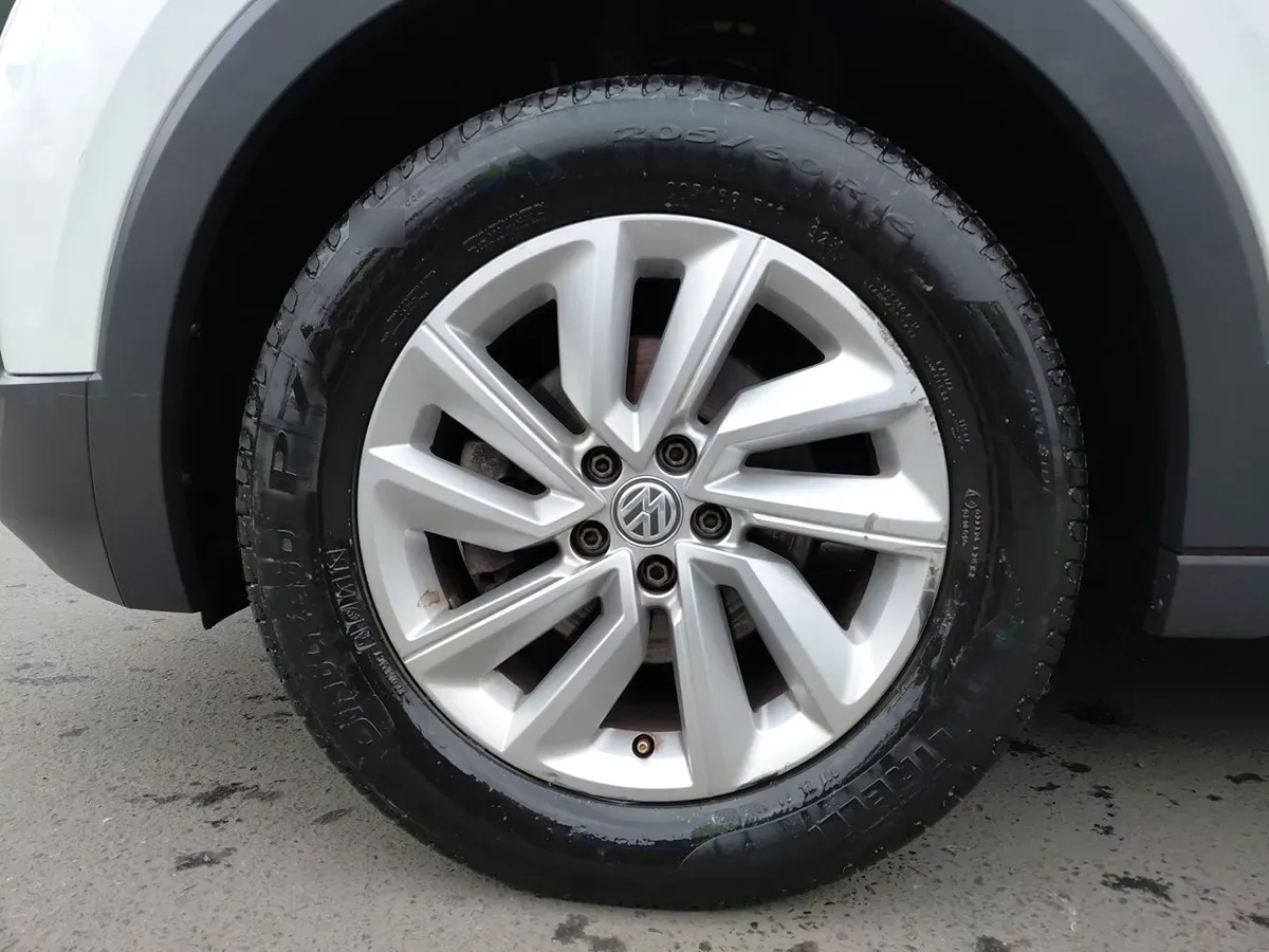Volkswagen T-Cross 1.6 Msi Trendline 4x2 Mt5 5p año 2021