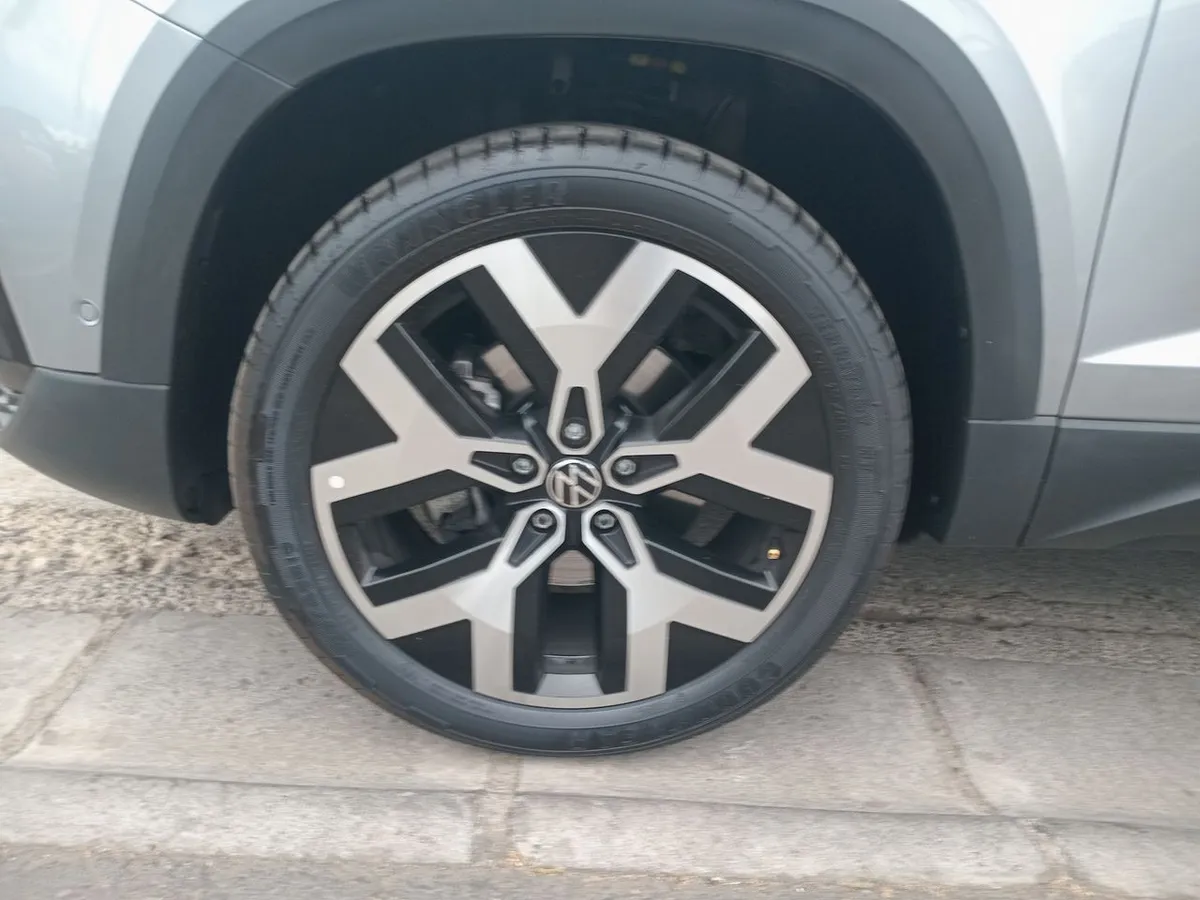 Volkswagen Taos 1.4 Tsi Highline 4x2 At 5p año 2025
