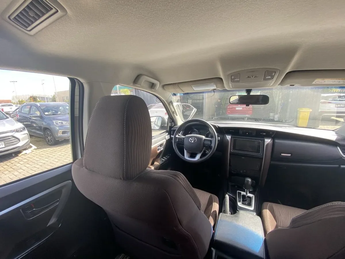 Toyota Fortunner 2.8 Sr5 Tdi Diesel 4x4 At 5p año 2018