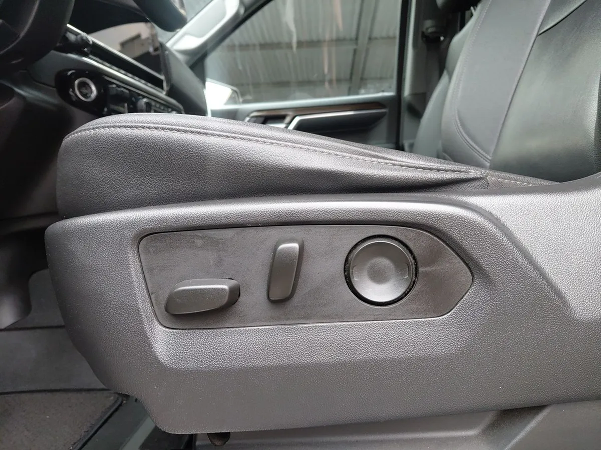 Chevrolet Silverado 5.3 Lt Trail Boss Z71 4x4 At 4p año 2023