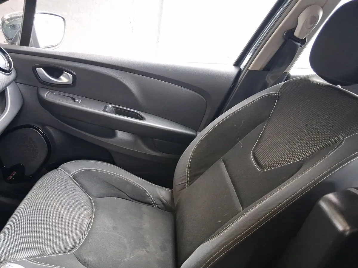 Renault Clio 1.2 Expression 4x2 Hb Mt 5p año 2020