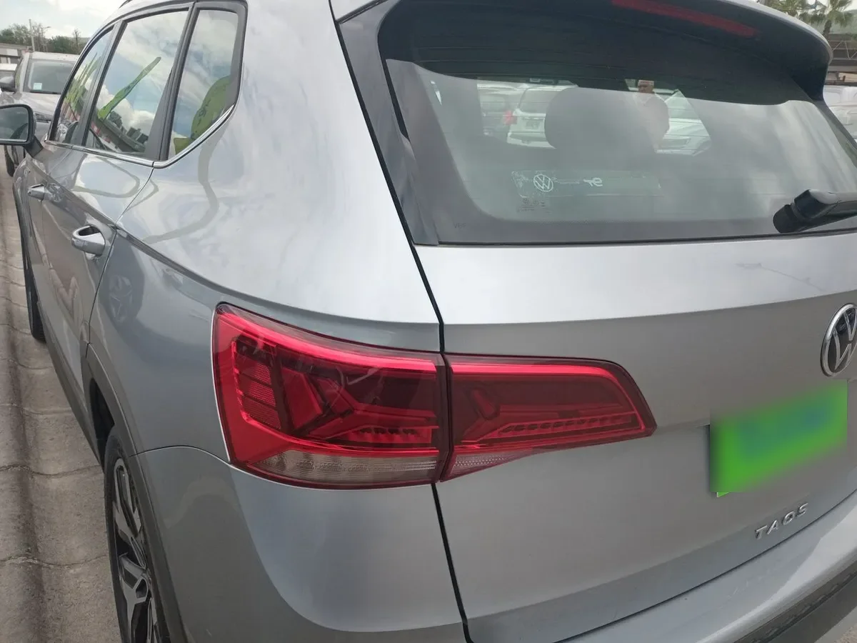 Volkswagen Taos 1.4 Tsi Highline 4x2 At 5p año 2025