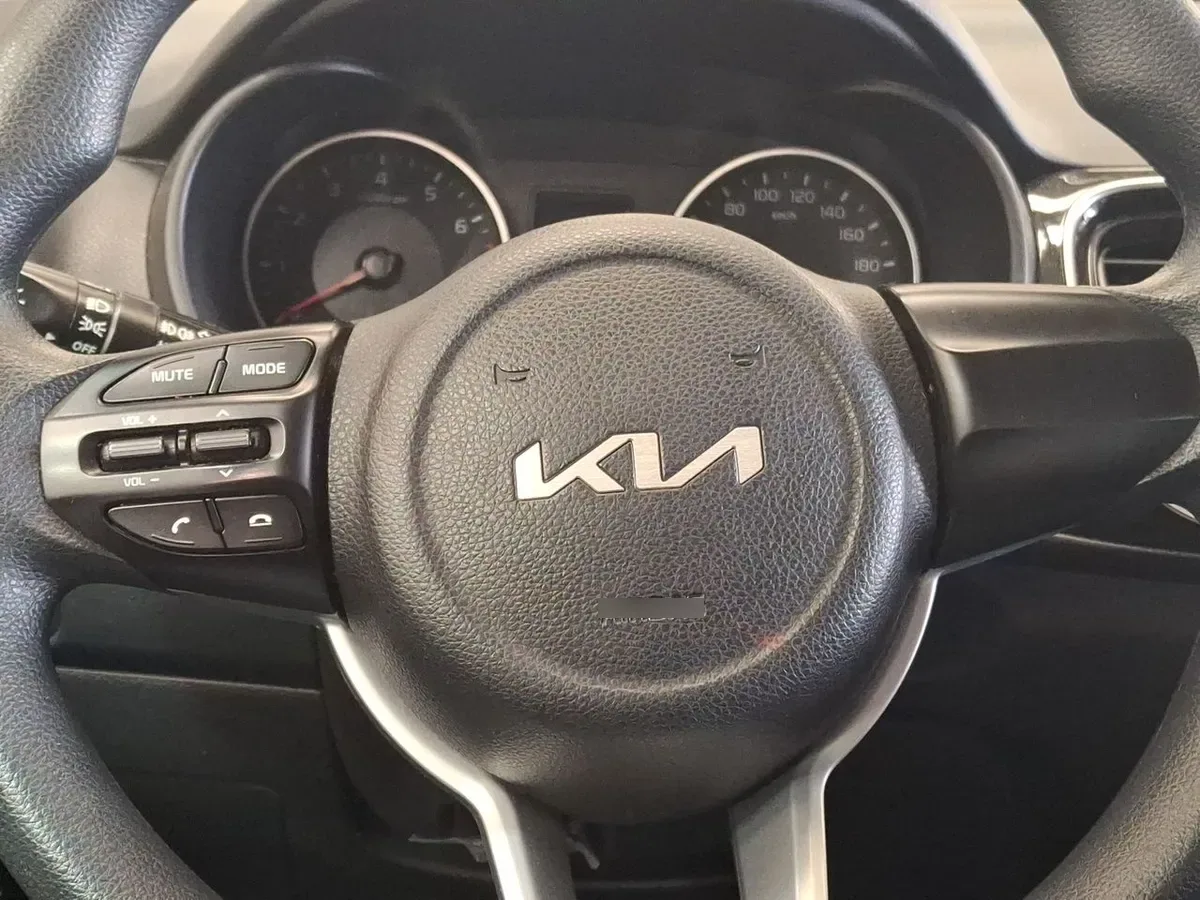 Kia Soluto 1.4 Ex Full 4x2 Mt 4p año 2024