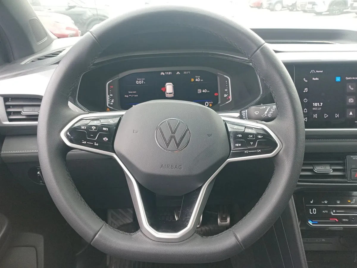 Volkswagen Taos 1.4 Tsi Highline 4x2 At 5p año 2025