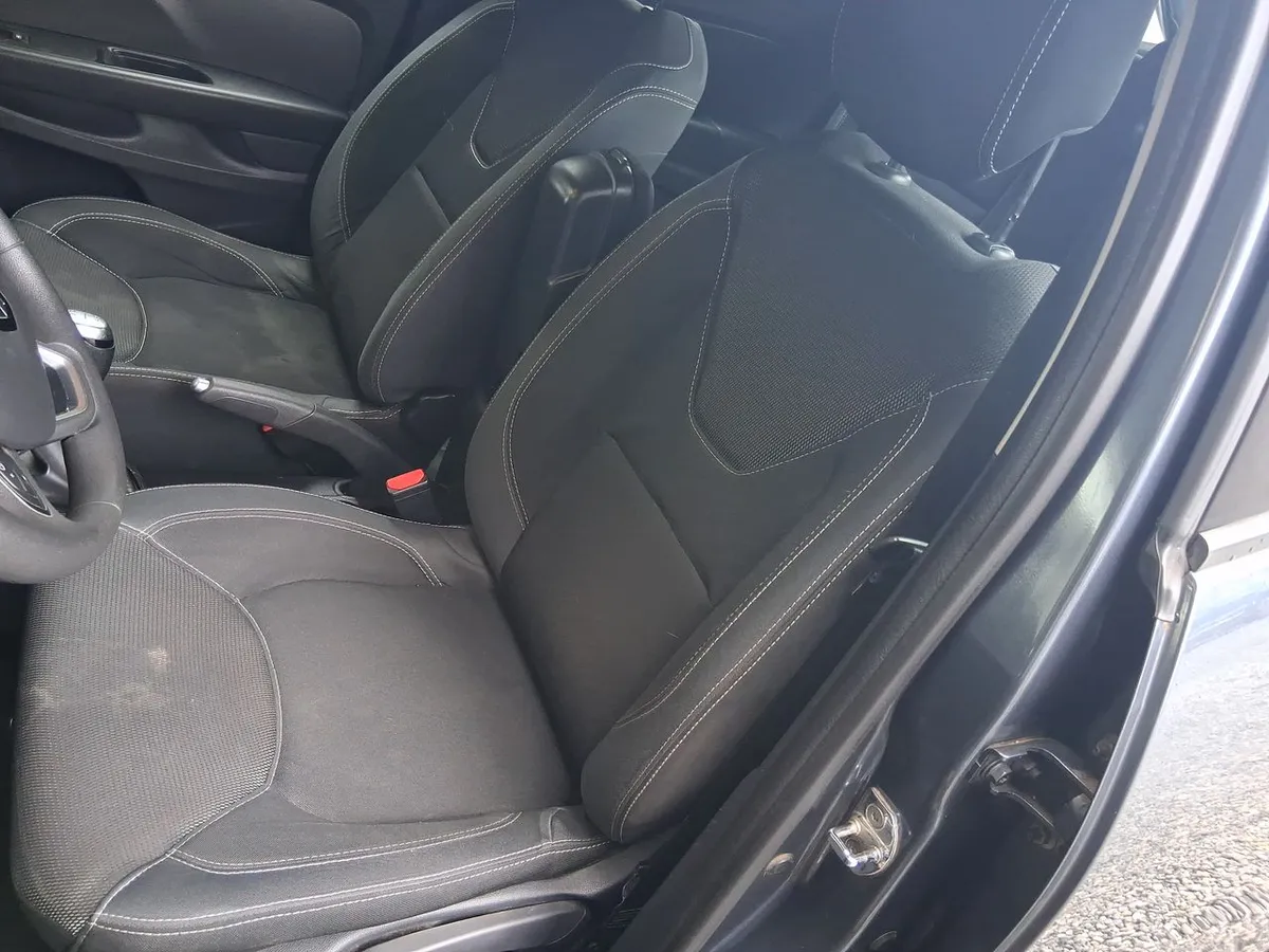 Renault Clio 1.2 Expression 4x2 Hb Mt 5p año 2020