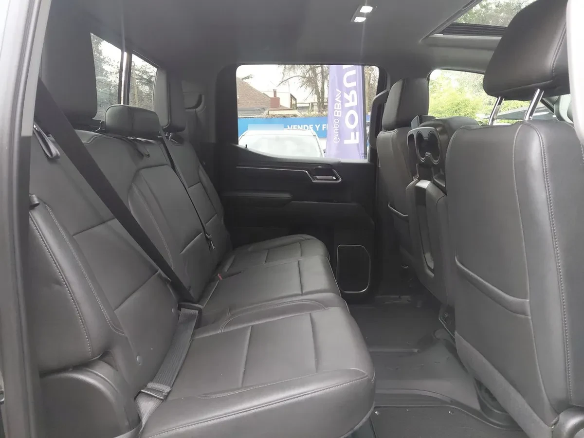 Chevrolet Silverado 5.3 Lt Trail Boss Z71 4x4 At 4p año 2023