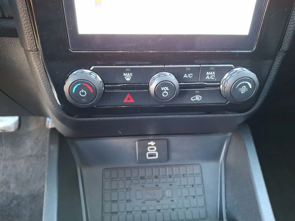 Ford Ranger 2.0 Xlt Diesel 4x2 Dob. Cab. At 4p año 2024